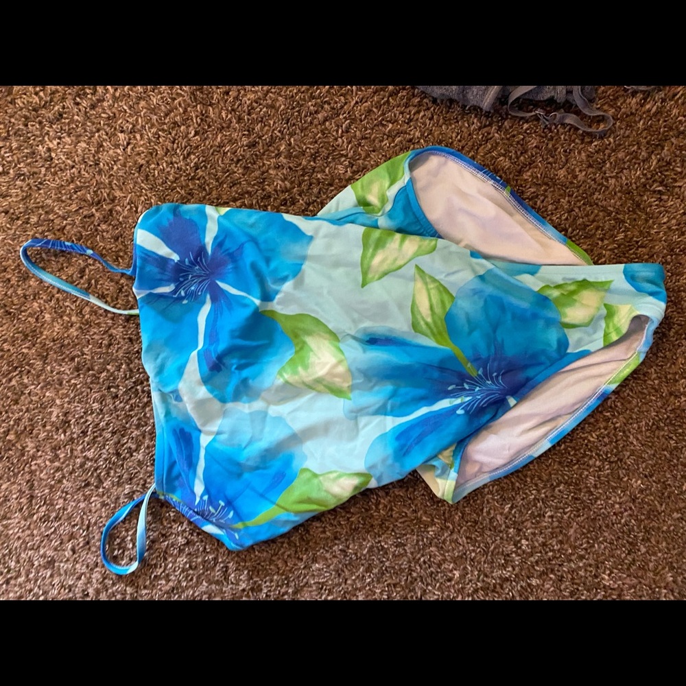 Tropical Flower 1 Piece
